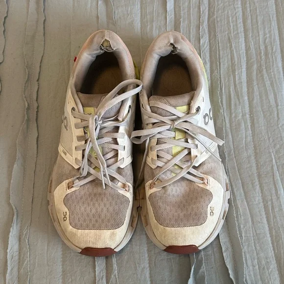 On Cloud Cloudflyer 4 Tennis Shoes | Size 8.5 - Picture 2 of 5